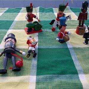 VINTAGE Wooden Nutcrackers Soldiers LOT of 7 Christmas Nutcrackers